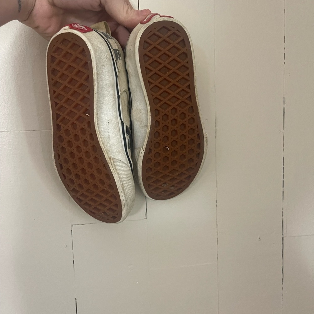 Vans - Picture 4 of 4